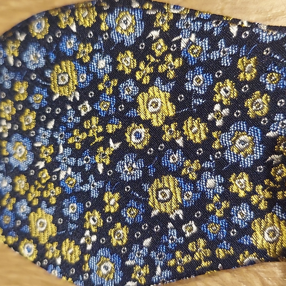 Tommy Hilfiger - Flower Pattern Bow Tie - Picture 7 of 7
